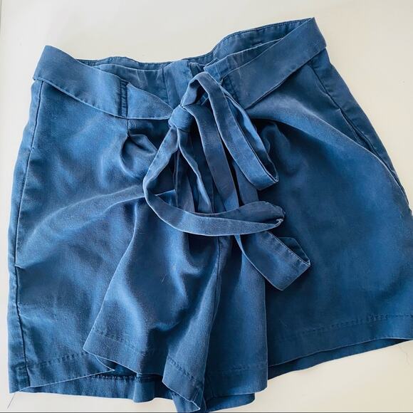SKIES ARE BLUE REVOLVE Tie Waist High Rise Pleated Shorts S Preppy - Picture 1 of 5